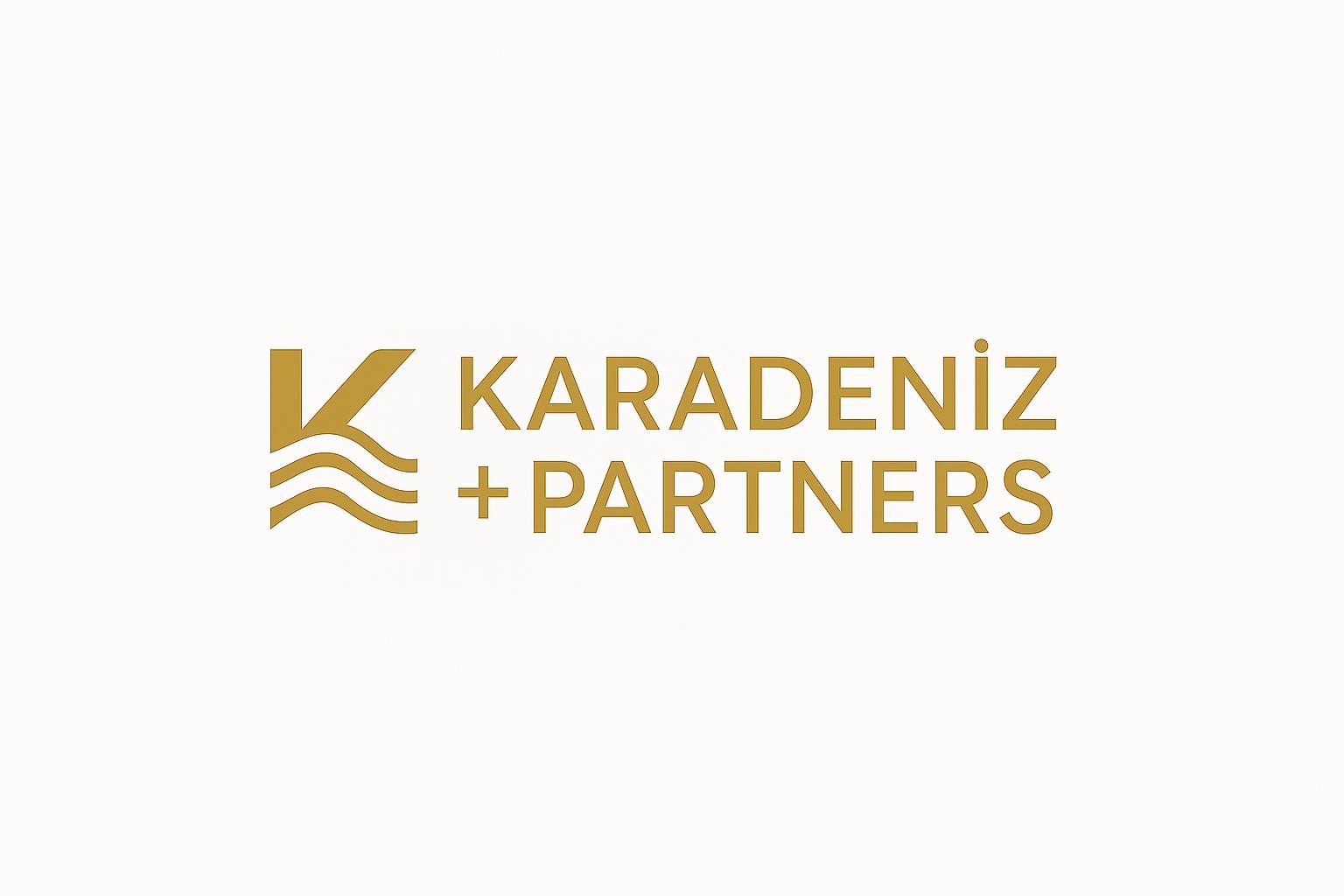 Karadeniz Partners Hukuk Bürosu logosu, beyaz zemin üzerinde, altın sarısı renkteki ögeleriyle net ve sofistike bir kurumsal kimlik sunmaktadır.